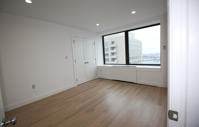 1 bed, 1 bath, 750 sqft, $3,900, Unit 39D