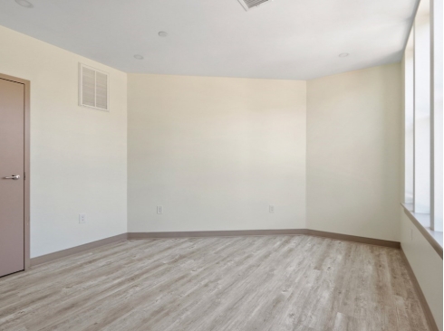 1 bed, 1 bath, $3,100, Unit Unit 303