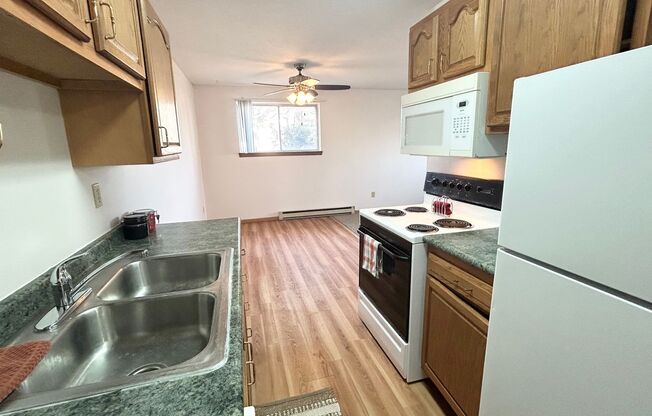 2 beds, 1 bath, 780 sqft, $835, Unit 2542-102