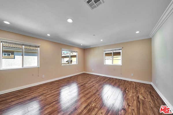 1142 S MARIPOSA AVE