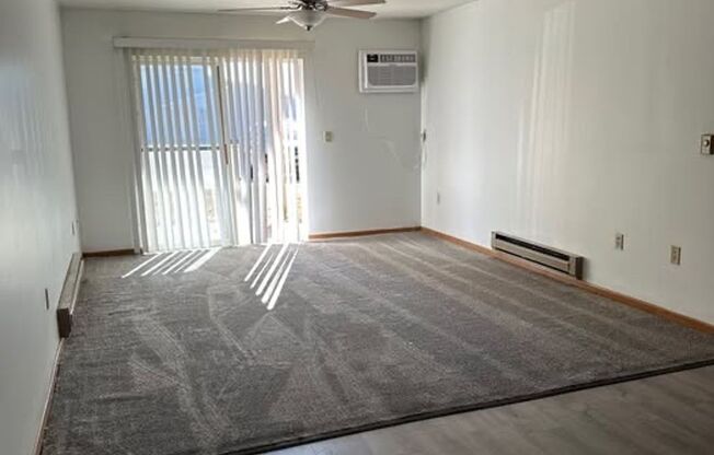 2 beds, 1 bath, 1,008 sqft, $1,175, Unit 629 - 14
