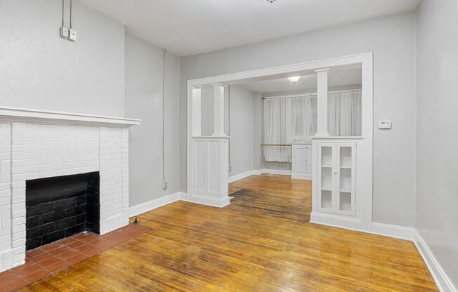 Studio, 1 bath, 400 sqft, $750, Unit 17