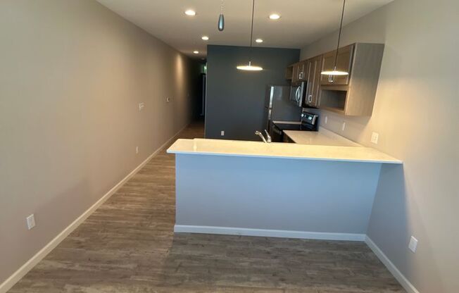 Studio, 1 bath, 500 sqft, $995, Unit 05