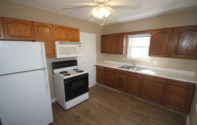 3 beds, 1 bath, $1,650