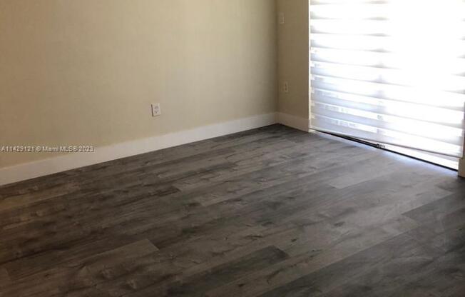 451 NE 207 LN