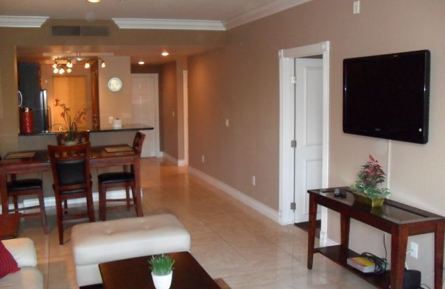 2 beds, 2 baths, $1,995, Unit 113