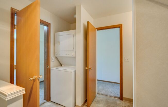 1 bed, 1 bath, 811 sqft, $1,595, Unit F304