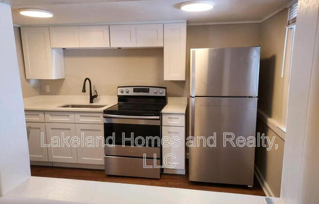 906 1/2 VISTABULA ST