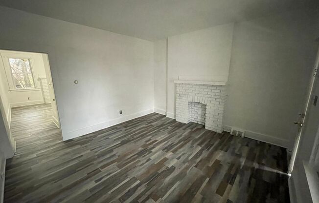 2 beds, 1 bath, $1,400