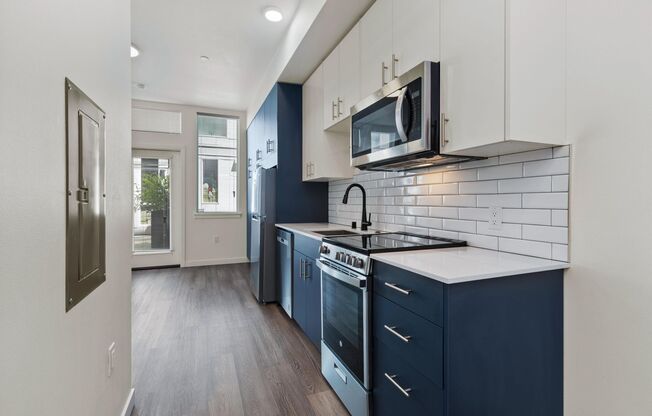 Studio, 1 bath, 288 sqft, $1,395, Unit 104