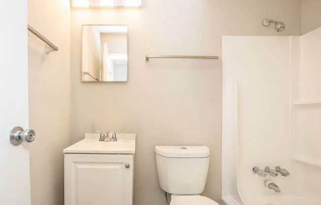 1 bed, 1 bath, 600 sqft, $995, Unit D4