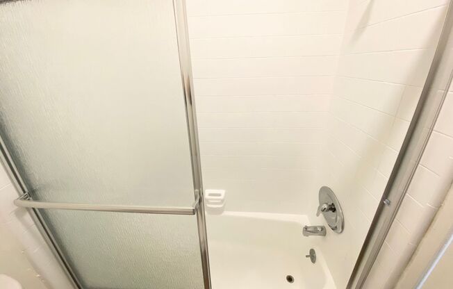 Studio, 1 bath, 400 sqft, $1,295