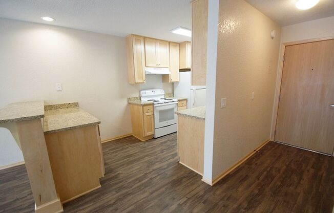 1 bed, 1 bath, 780 sqft, $1,374, Unit 213