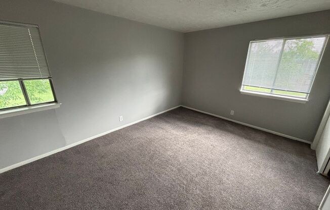 3 beds, 1 bath, 1,100 sqft, $1,197, Unit 2317-8C