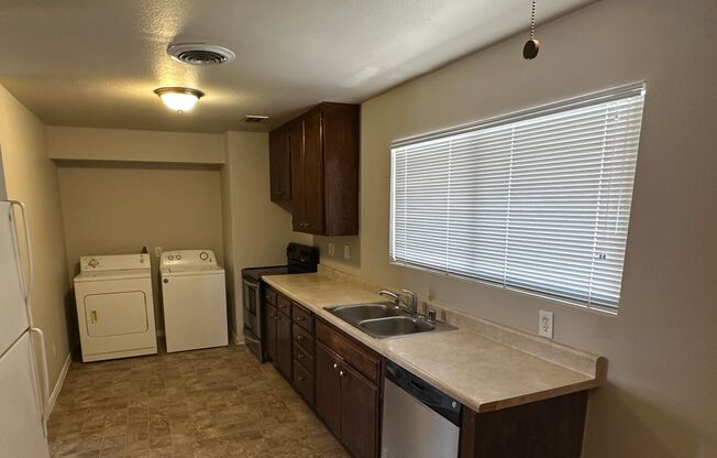 3 beds, 1 bath, $1,650