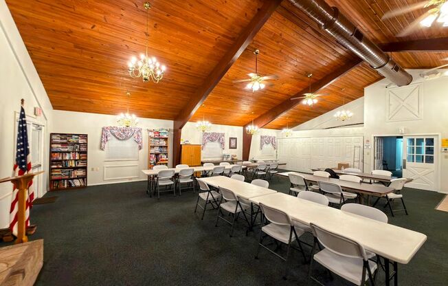 Studio, 1 bath, 425 sqft, $630, Unit 203 1505LS