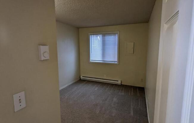 2 beds, 1 bath, 875 sqft, $1,195