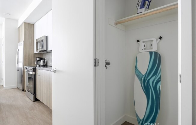 Studio, 1 bath, 599 sqft, $2,221, Unit 815