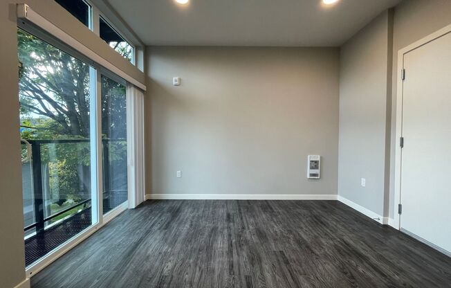 Studio, 1 bath, 243 sqft, $1,295, Unit 207