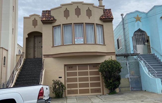Portola District 4 bedroom / 2 bath house / 2 car garage parking