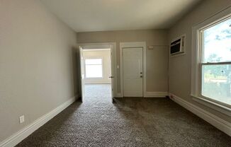 3 beds, 1 bath, 978 sqft, $1,400, Unit 1