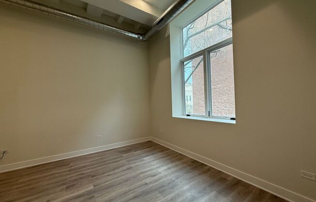 1 bed, 1.5 baths, 689 sqft, $3,375, Unit 202