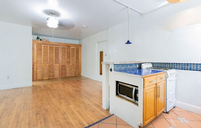 1525 Meridian Avenue, Unit # 209