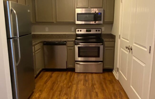 1 bed, 1 bath, 822 sqft, $775, Unit D14