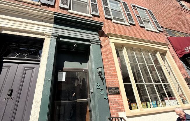 Rittenhouse Apartments
