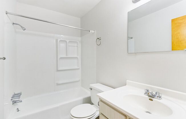 1 bed, 1 bath, 710 sqft, $829, Unit 34