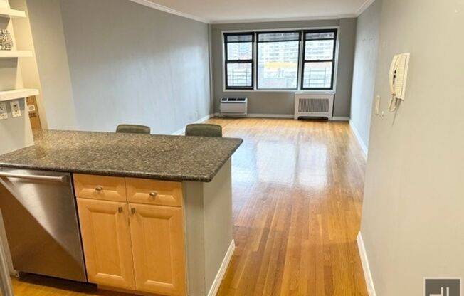 1 bed, 1 bath, 620 sqft, $4,495, Unit 9O