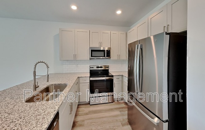 3106 SE SANTA BARBARA PL