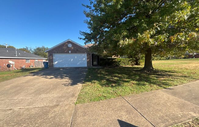 Newly Renovated 3 Bedroom 2 Bath Home in Bentonville!!!