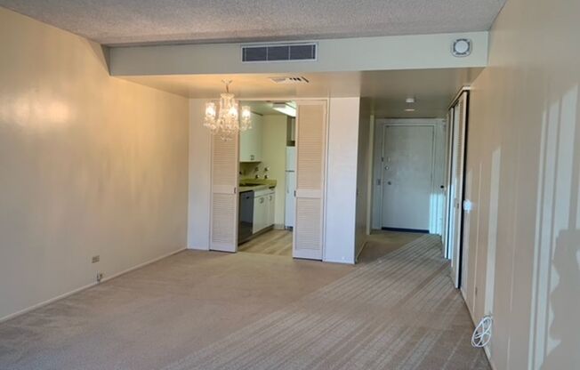 Harbor Square Condo - 1 bedroom, 1 bath unit w/1 parking - Avail now!