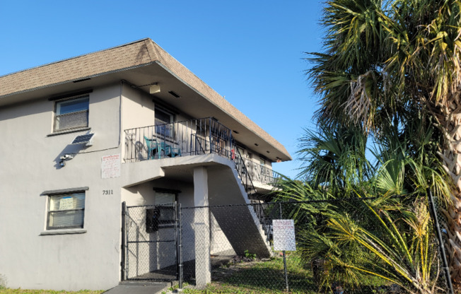 7311 NW 37 ST
