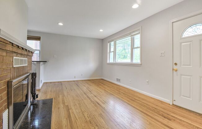 Charming Rambler - Close to Downtown Silver Spring - Available Now!