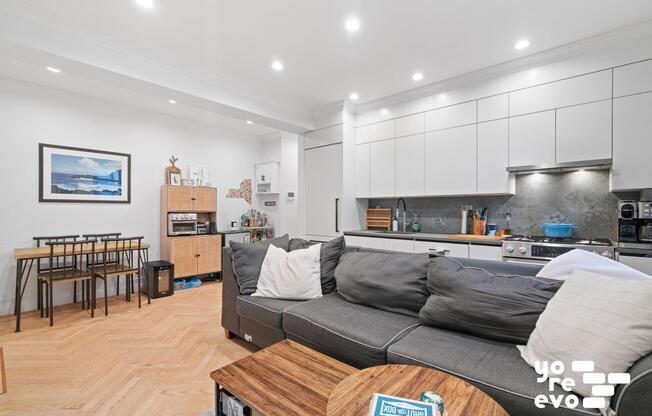 24 51 38 ST