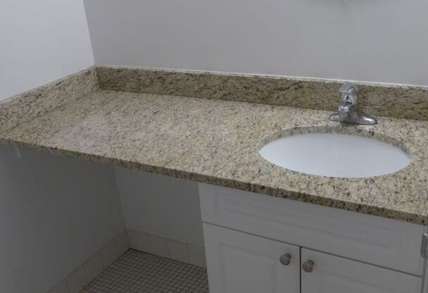 1 bed, 1 bath, 770 sqft, $1,950, Unit 207