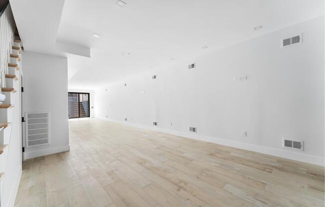 112 LUQUER ST