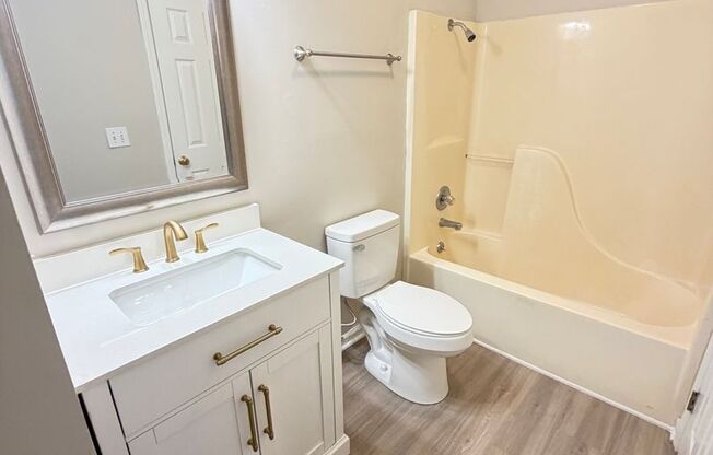 2 beds, 2 baths, 1,055 sqft, $1,100, Unit 5306