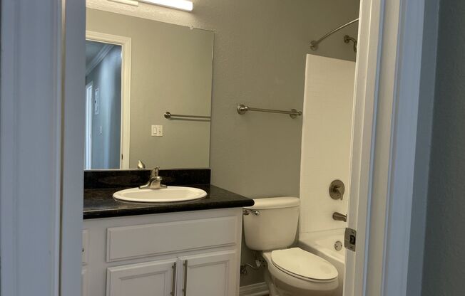 2 beds, 1 bath, 890 sqft, $2,695, Unit 0054