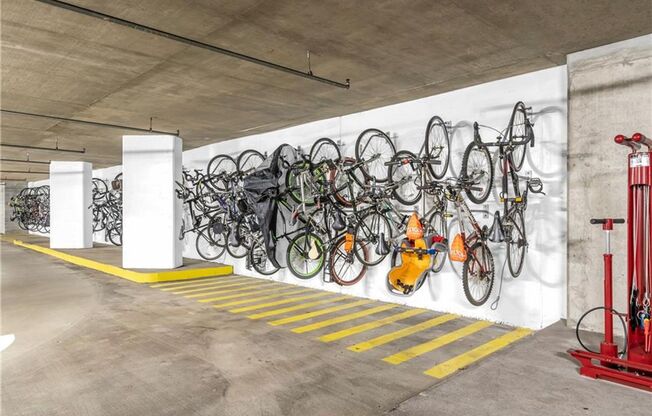 1 bed, 1 bath, $1,695, Unit 199 14th St NE Unit 201