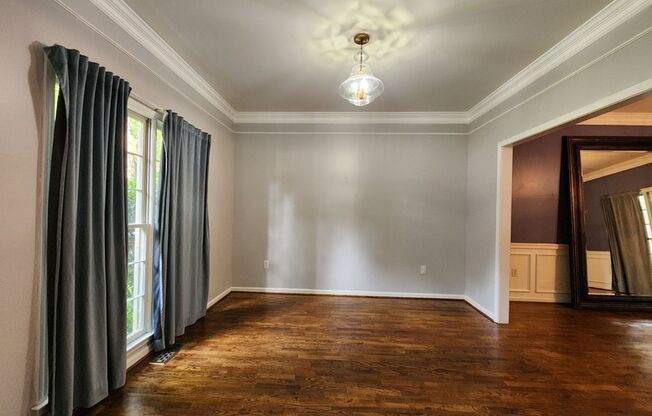 Stunning 4-Bed, 3-Bath Home in Prestigious Walker's Ridge
