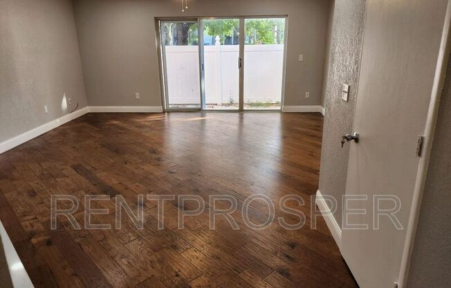 4815 WALDEN CIR