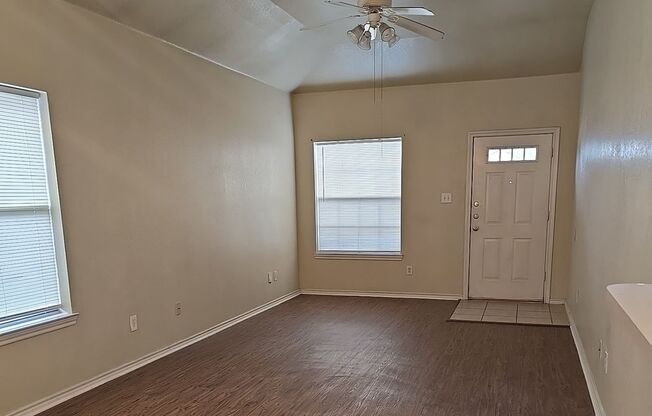 915 Walnut St. Burleson, TX 76028