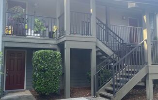UPGRADED KIRKLAND CONDO!