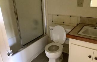 1253 Ferry St Apt