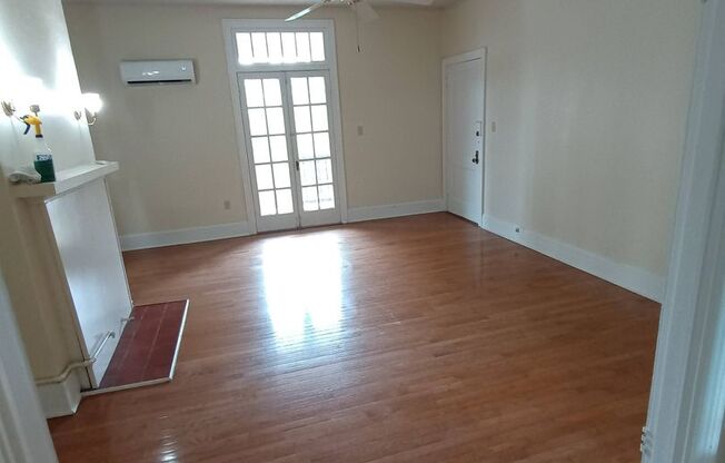 2 beds, 1 bath, 800 sqft, $799