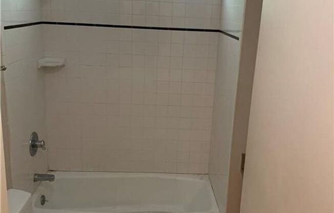 709 Graham Duplex (LO)