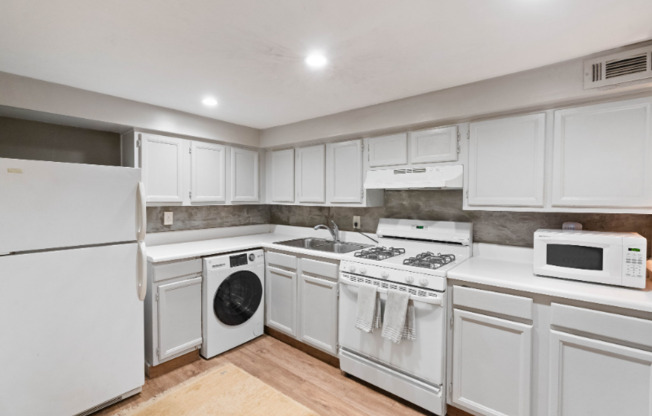 769 PENN AVE NE